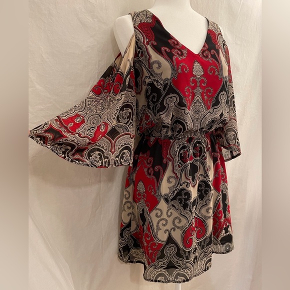 Venus Cold Shoulder 3/4 Bell Sleeves  Paisley Dress Size Small - Picture 3 of 9